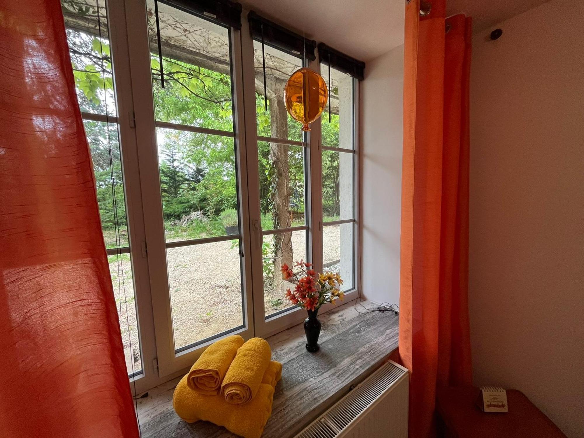 Couleurs De La Vie - Chambres D'Hotes Et Gite Cormatin Eksteriør billede